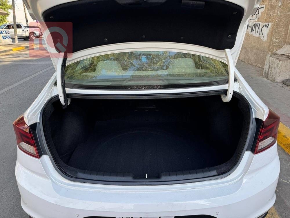 هيونداي النترا